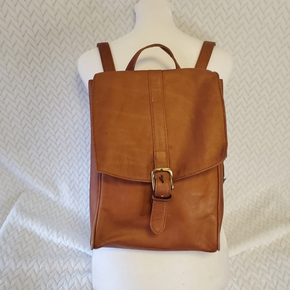 Boulder Ridge Full Grain Cowhide Convertible Backpack/Crossbody Bag - Picture 13 of 16